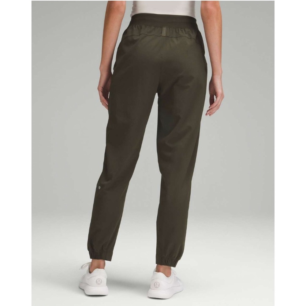 Lululemon License to Train High-Rise Olive Green Jogger Size 2 Pants‎